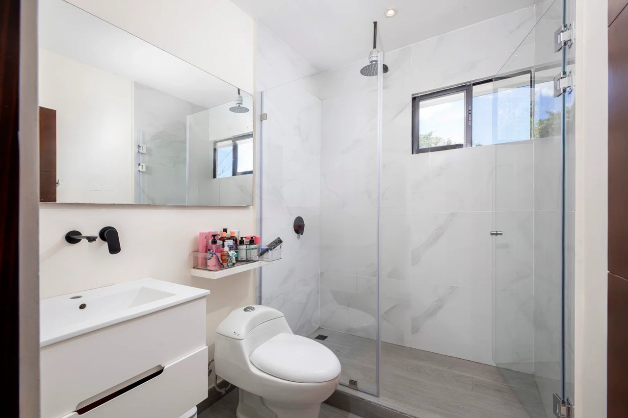Modern Mountain View Home, Ciudad Colon, San Jose