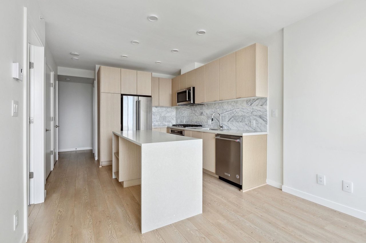 1601-530 Whiting Way, Coquitlam