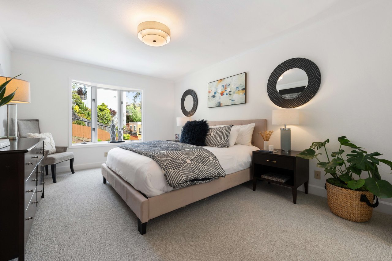 Sweeping Views In Sunnyside