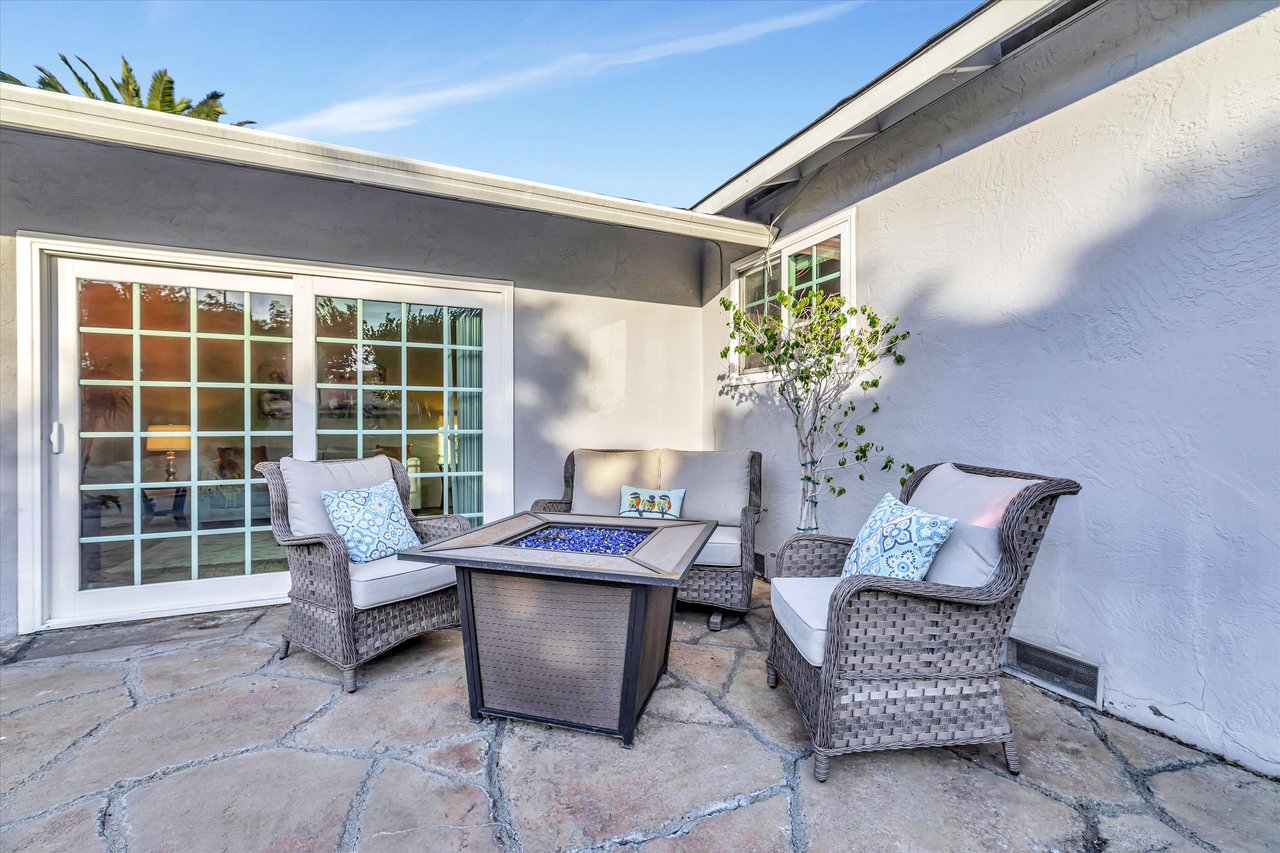 33827 Whitehead Ln