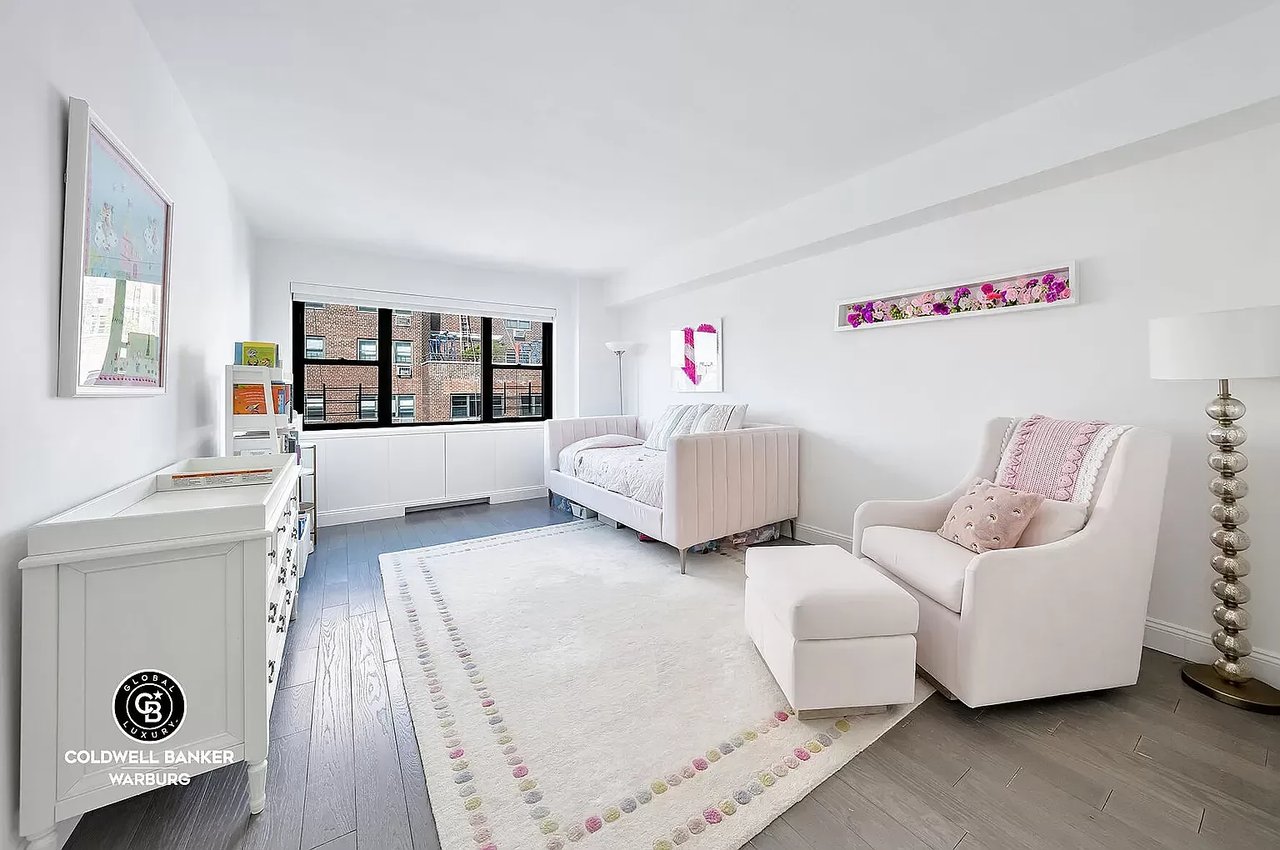 165 E 72nd St APT 16G