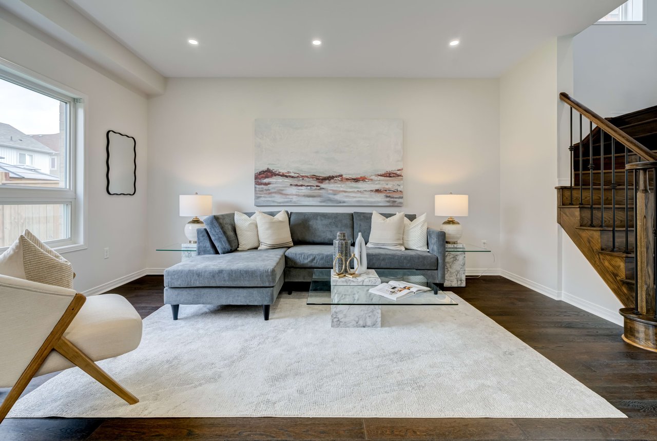 18 Fred Jackman Ave