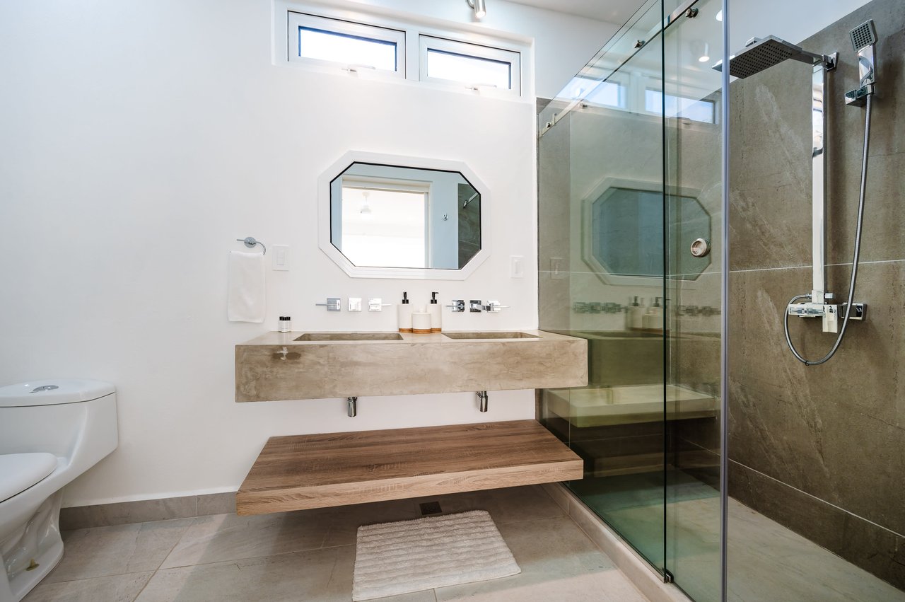 The Enclave | Ultra-Modern 2, 3, 5 Bedroom Villas Located Minutes From the Beach!