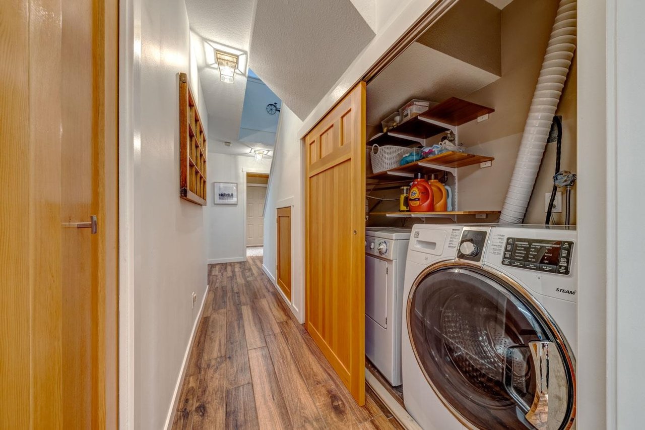 4-2548 Snowridge Cres