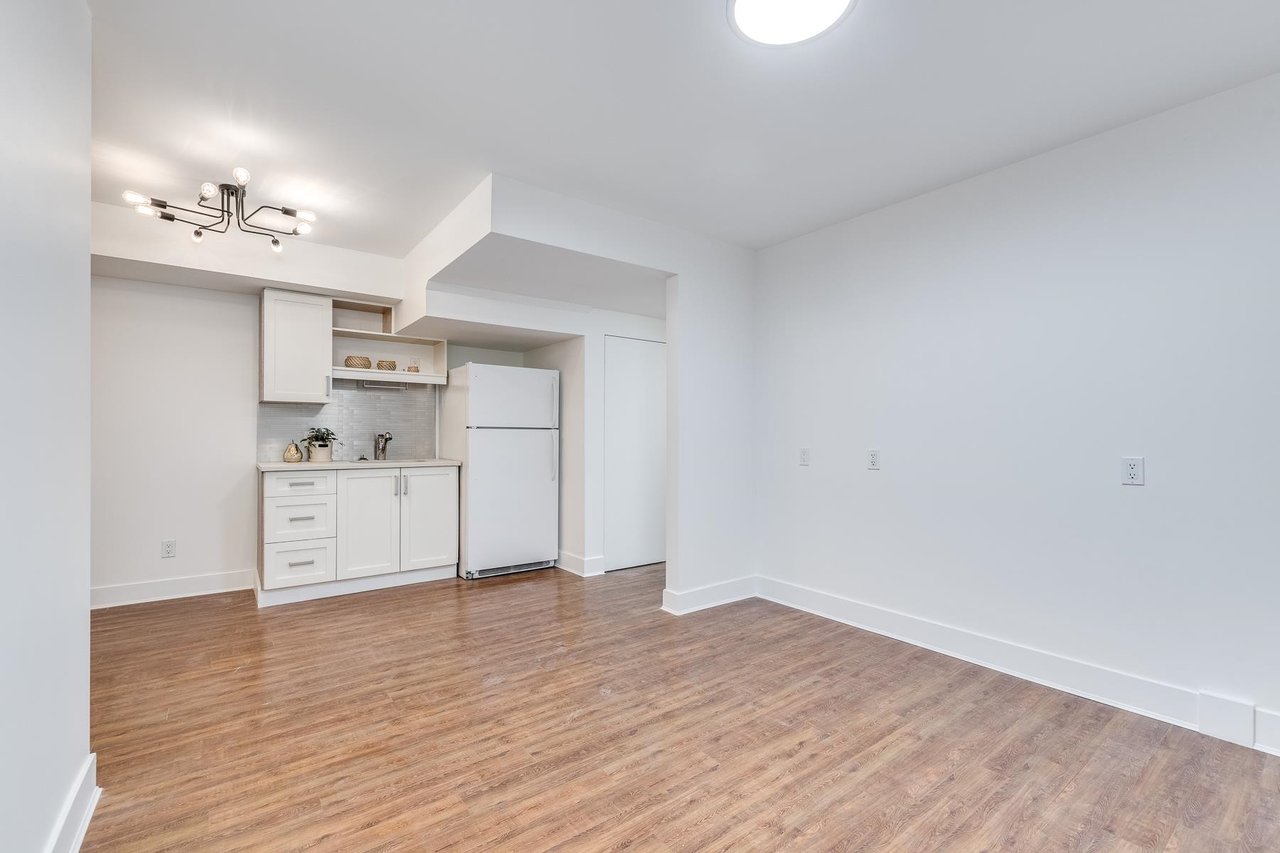 269 E 4th St