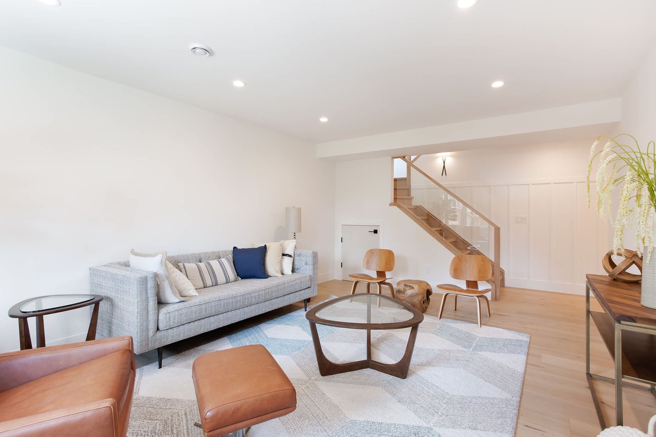 909A 9th Street