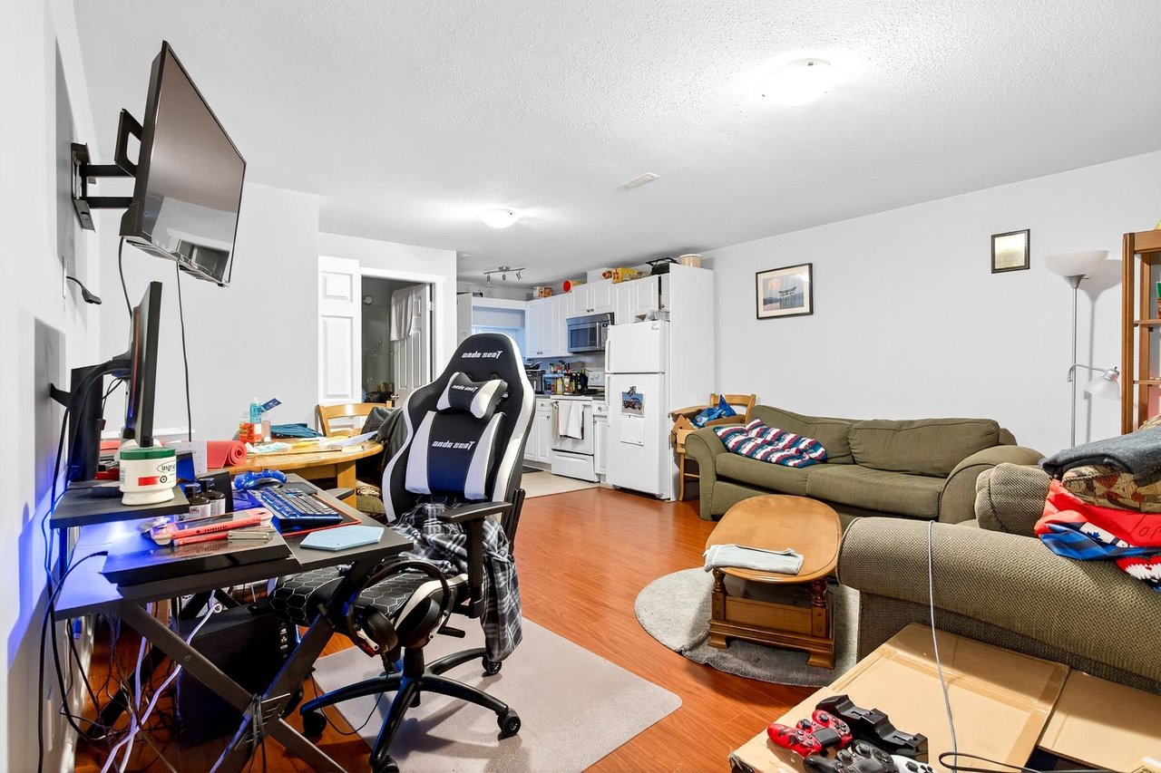 1118-11497 236 St