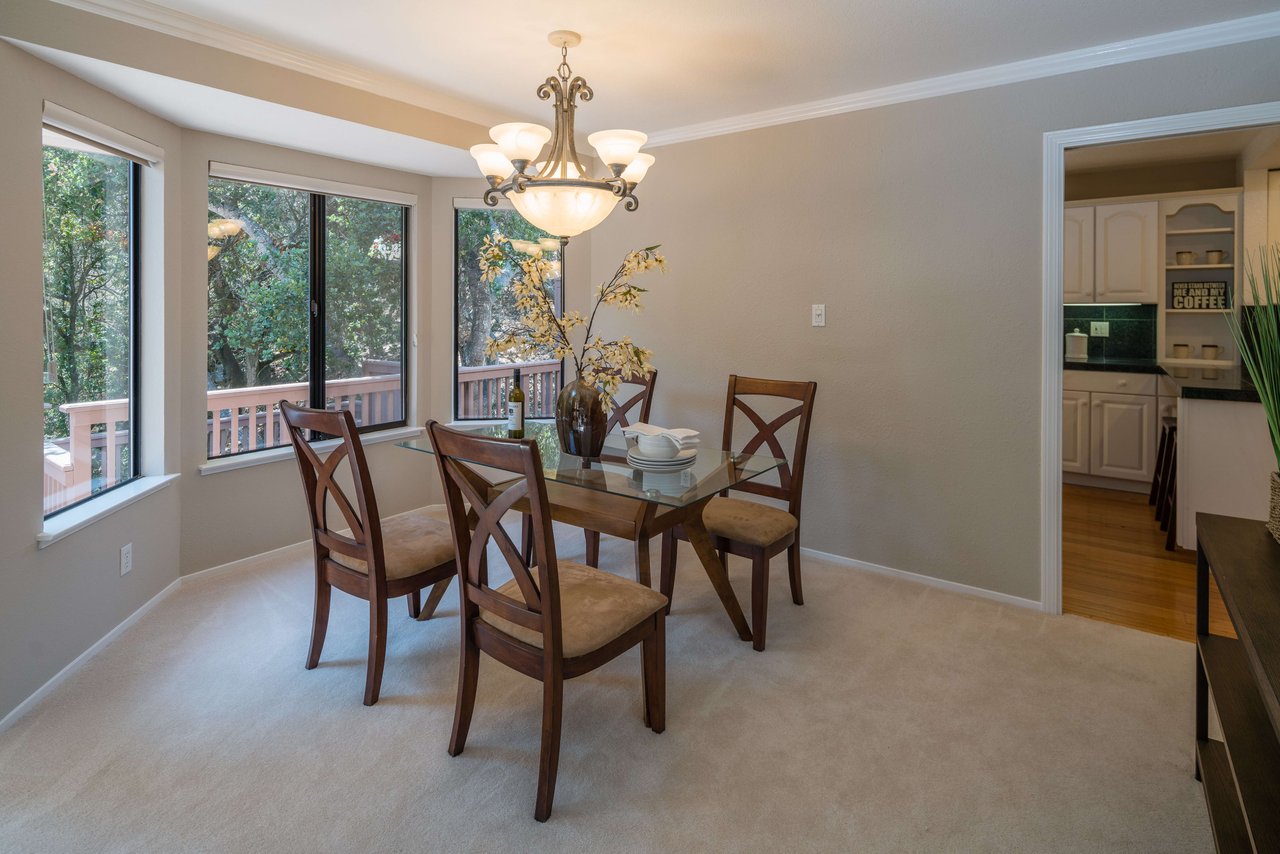 1661 Sugarloaf Dr
