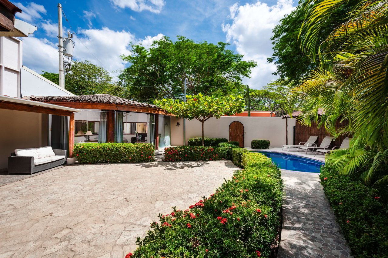 Casa Equilibrio |  Near the Coast House For Sale in Playa Potrero