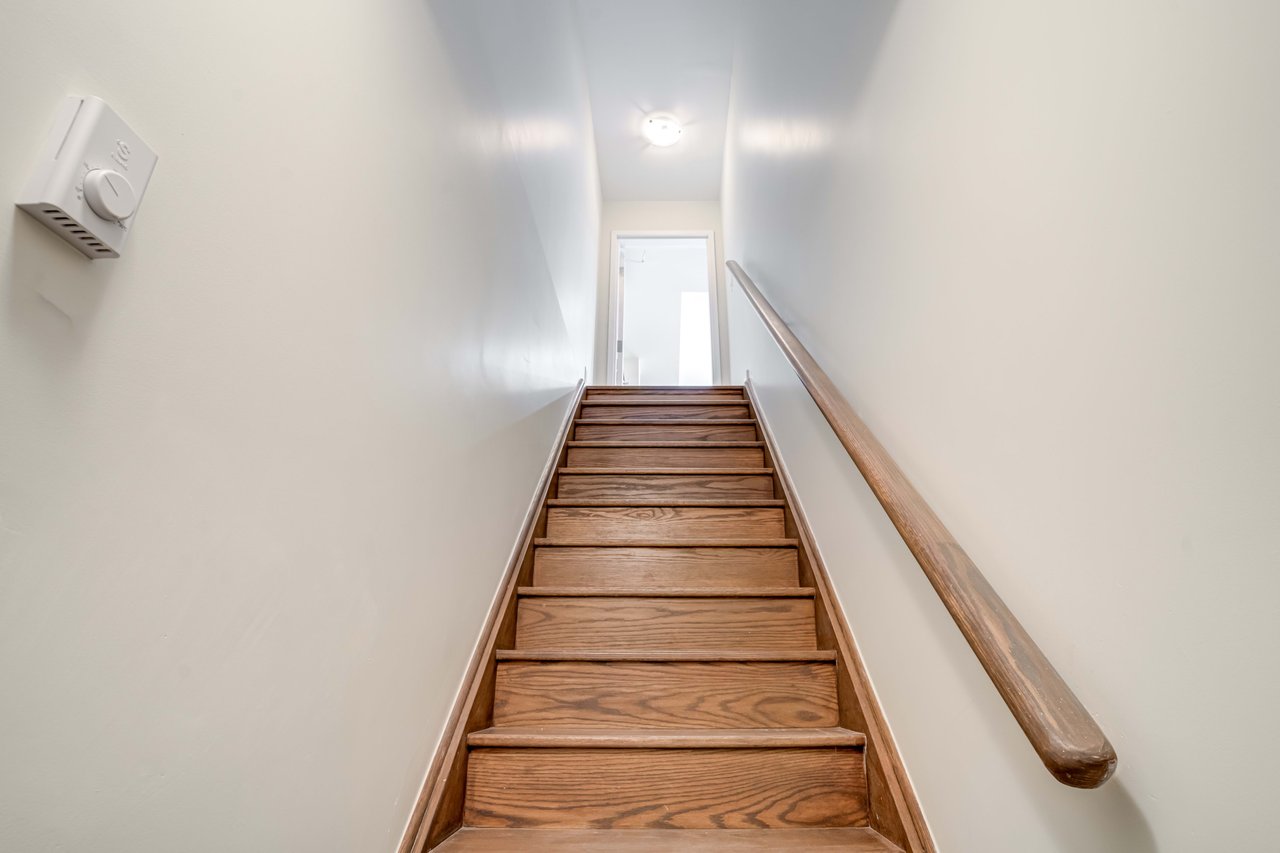112-2 Dunsheath Way