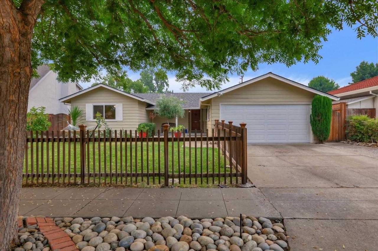 1758 Valpico DR