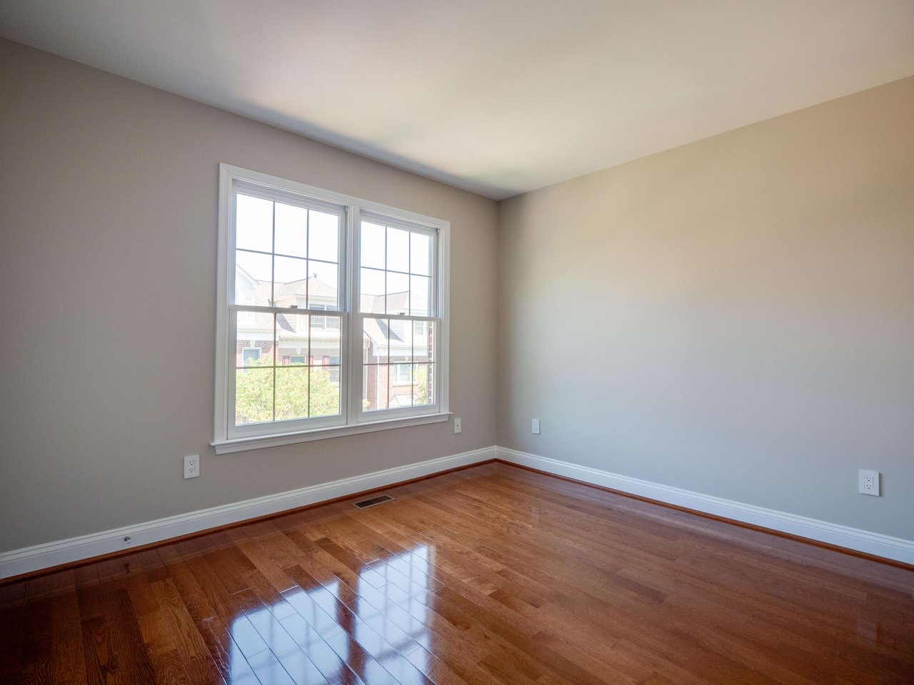 1570 21st Ct N