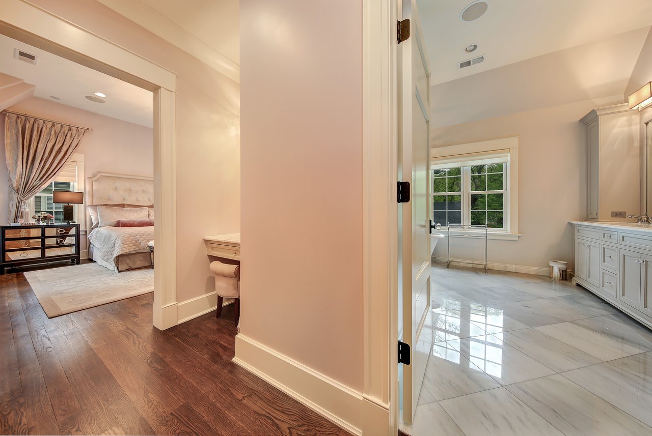 Impeccable Craftsmanship In This Sophisticated Modern Home