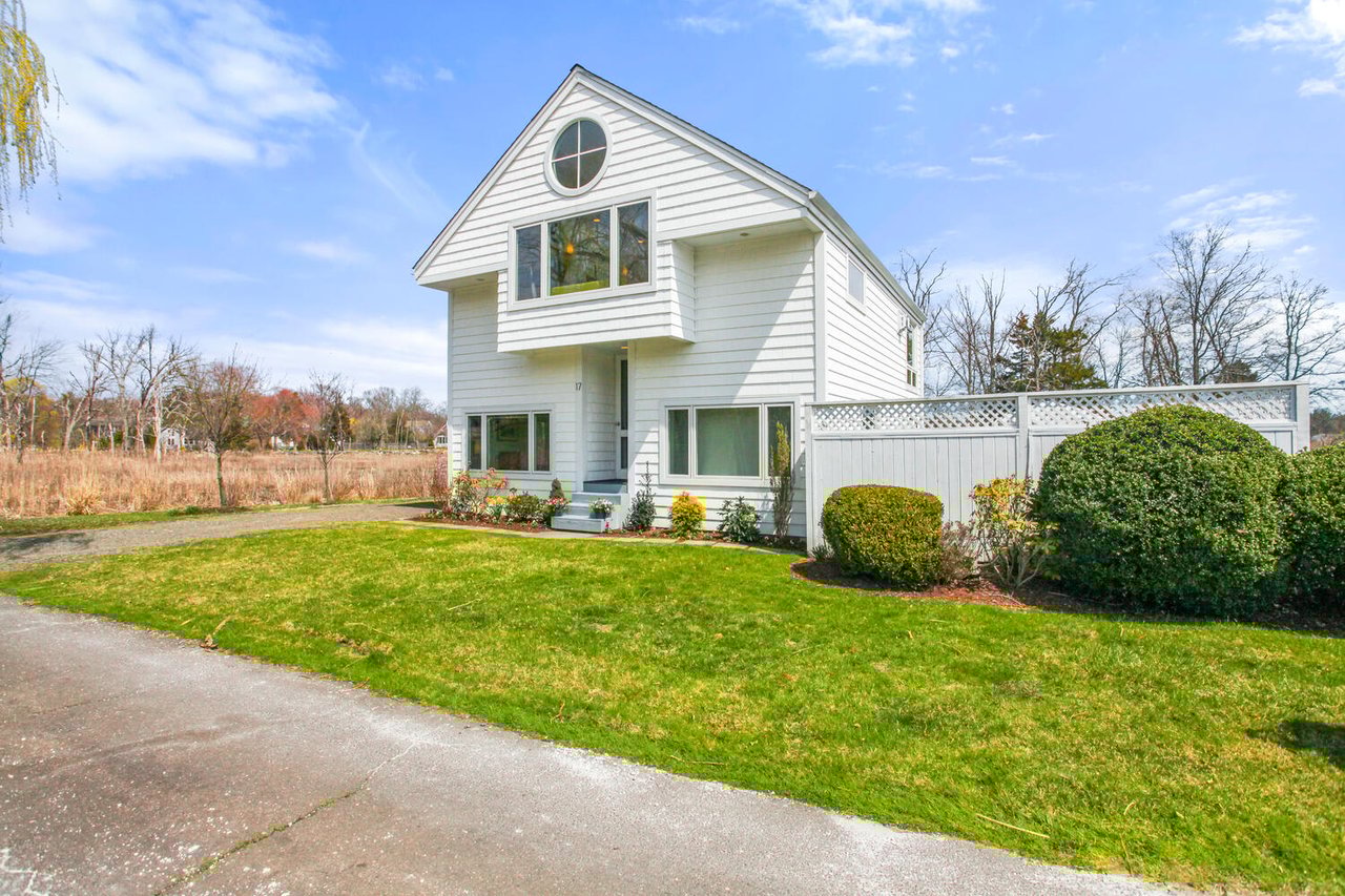 17 Meadow Lane