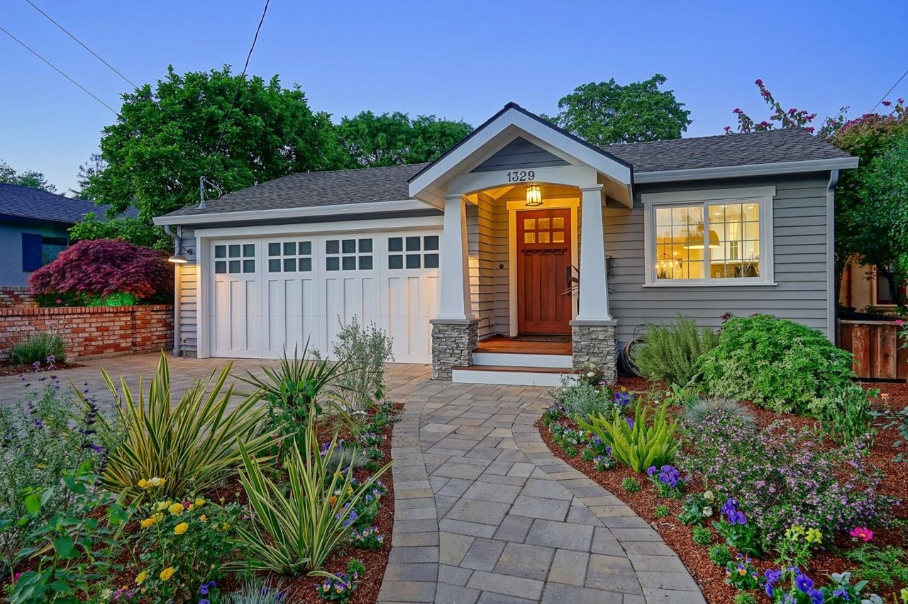 1329 Cordilleras Ave