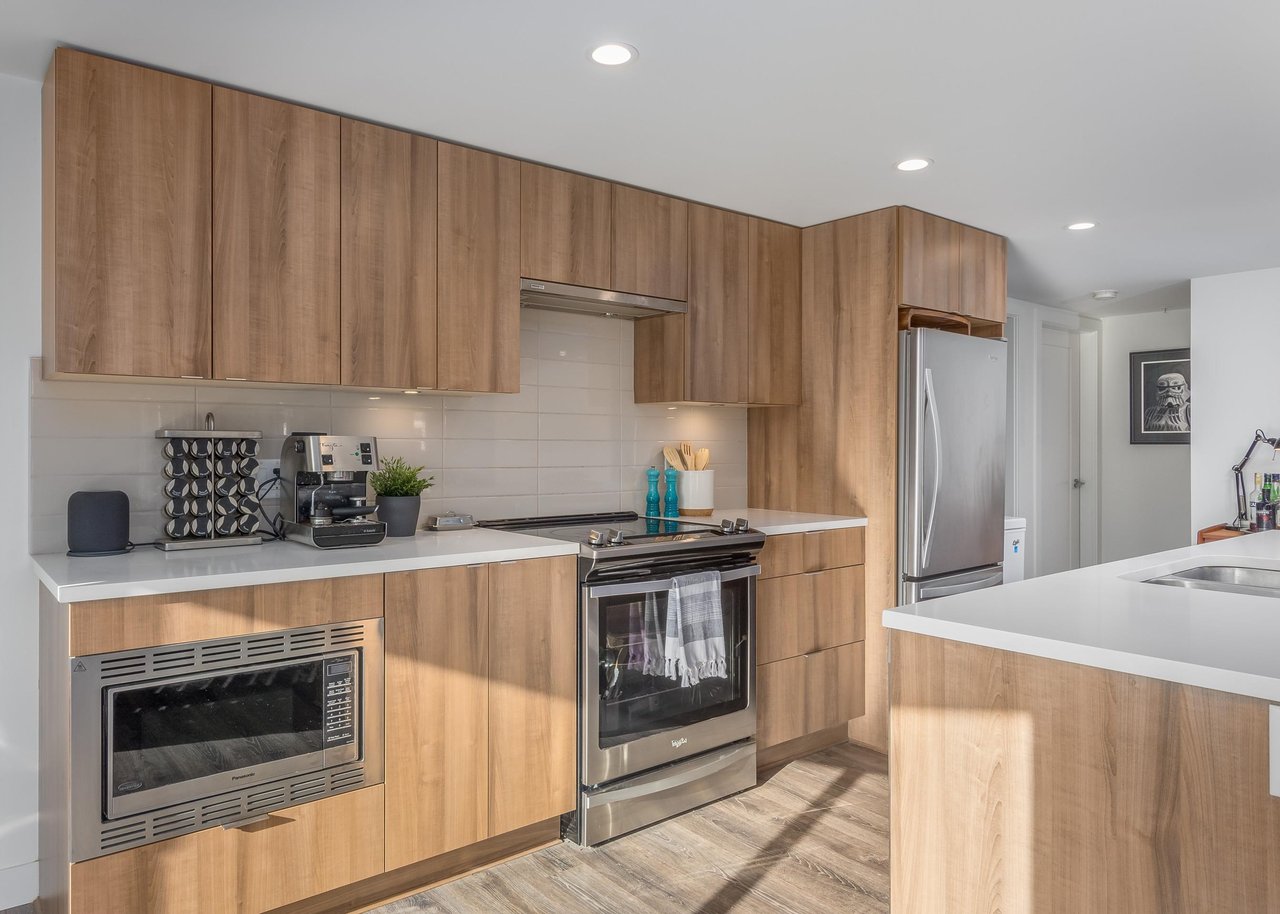 401-1365 Pemberton Ave