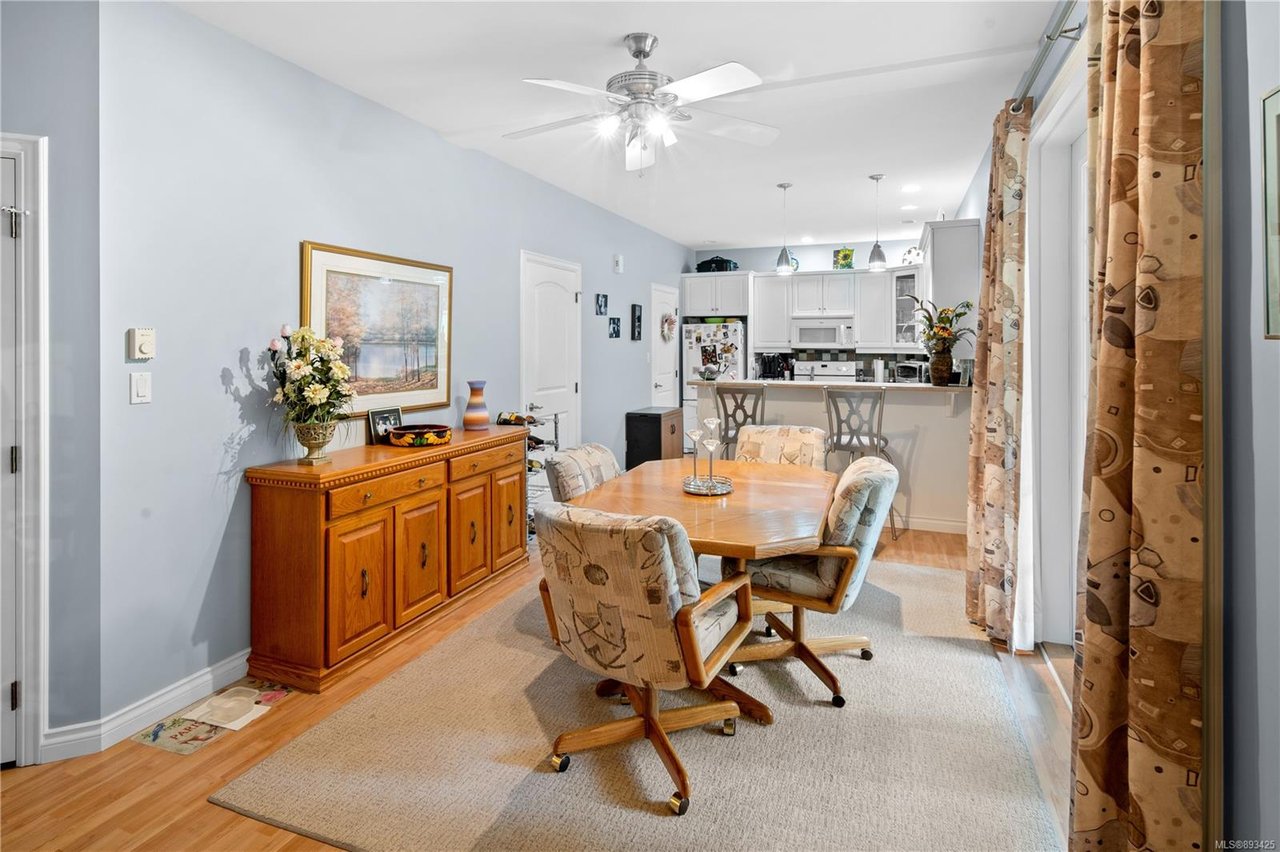 1260 Rockhampton Close