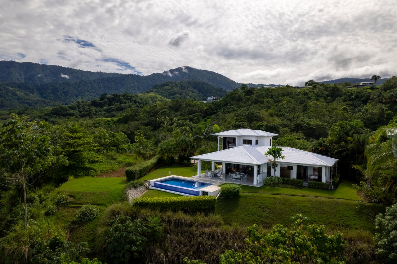 ELEGANT OJOCHAL LUXURY HOME IN PHASE 11 WITH OCEAN AND MOUNTAIN VIEWS