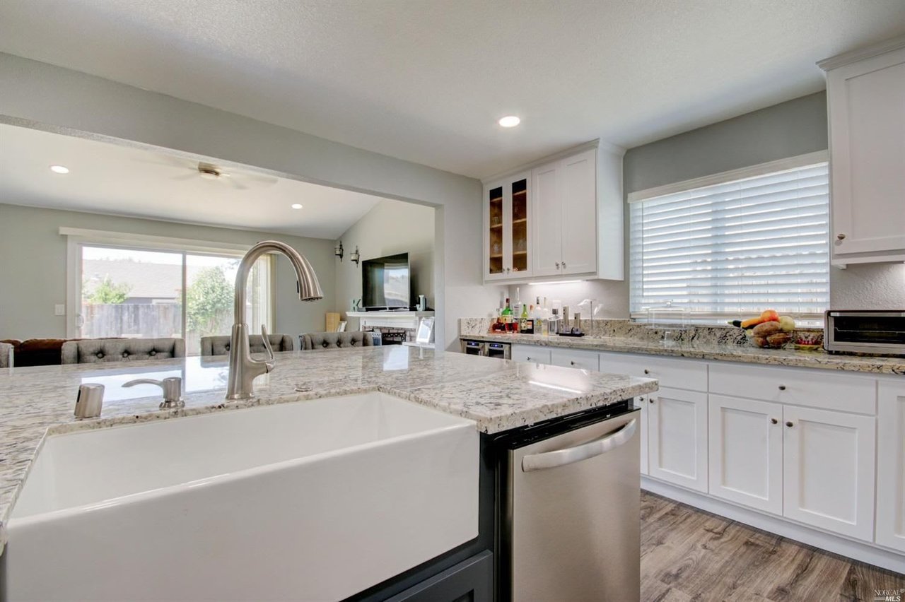 8719 Laurelwood Dr