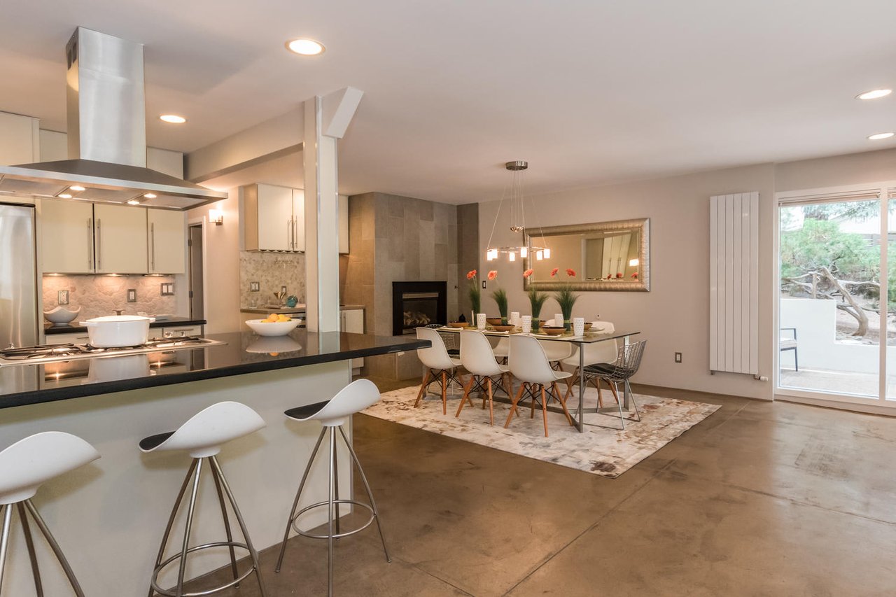 1010 Rosehill Dr