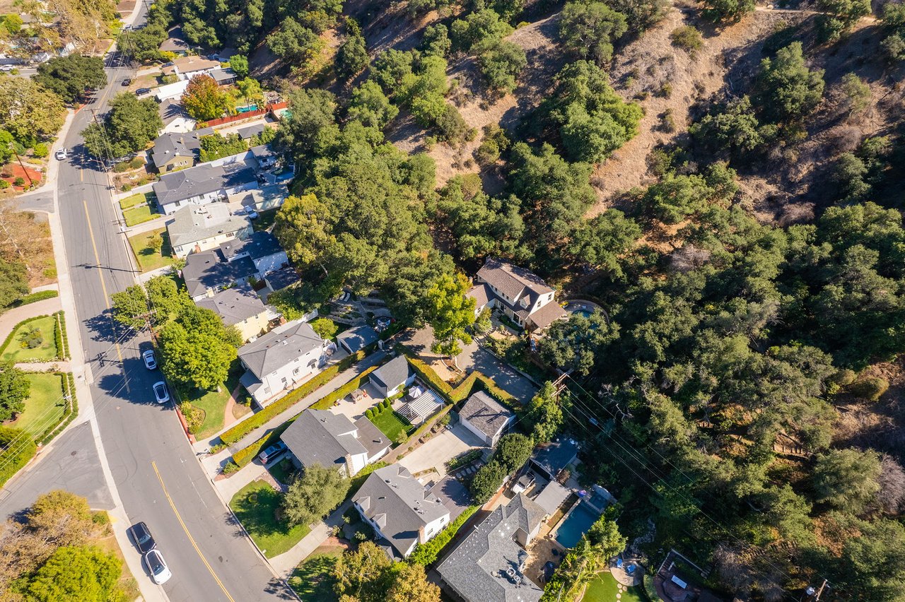 Cape Code Compound in Glenoaks Canyon