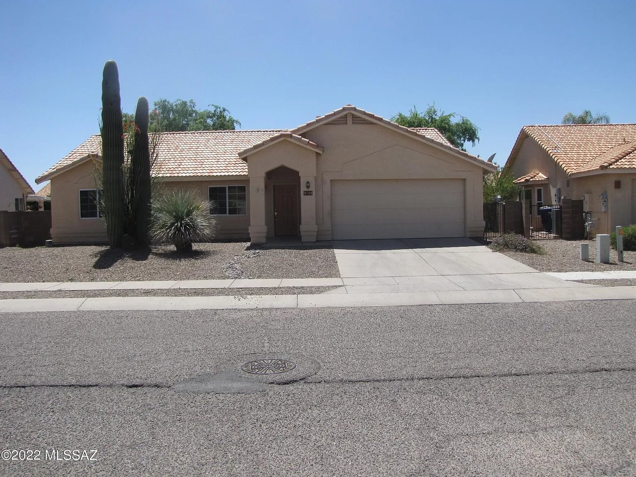 9718 E Paseo