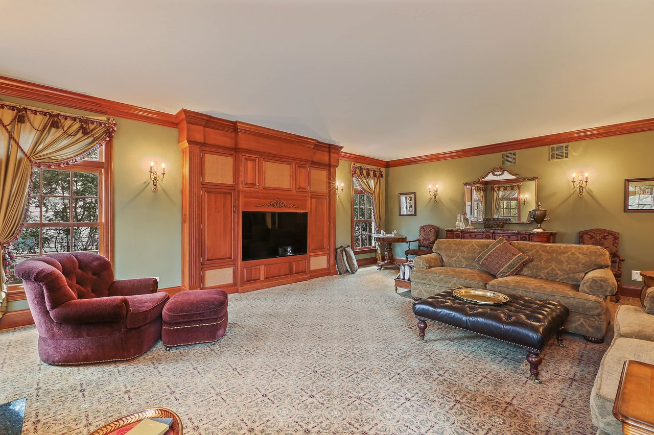 Gracious Home With Style