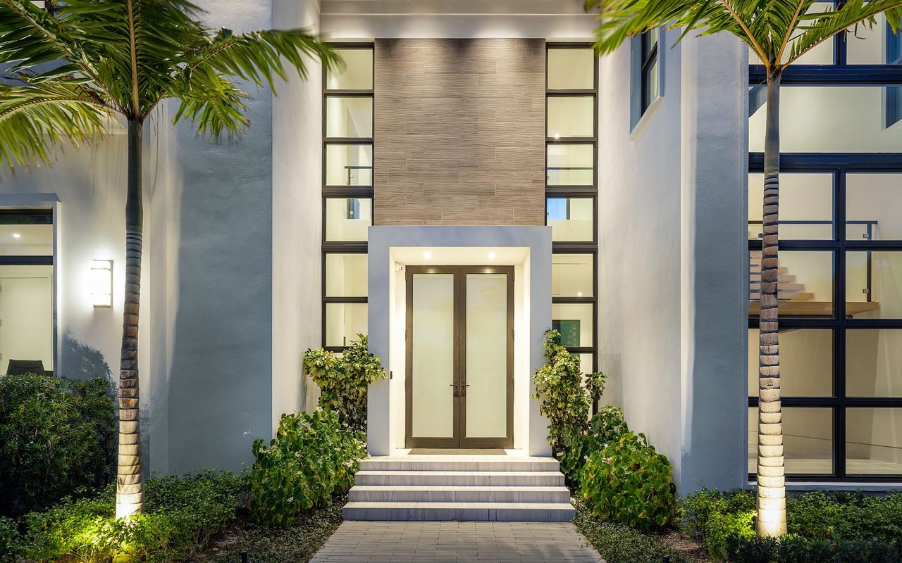 800 Seagate Dr