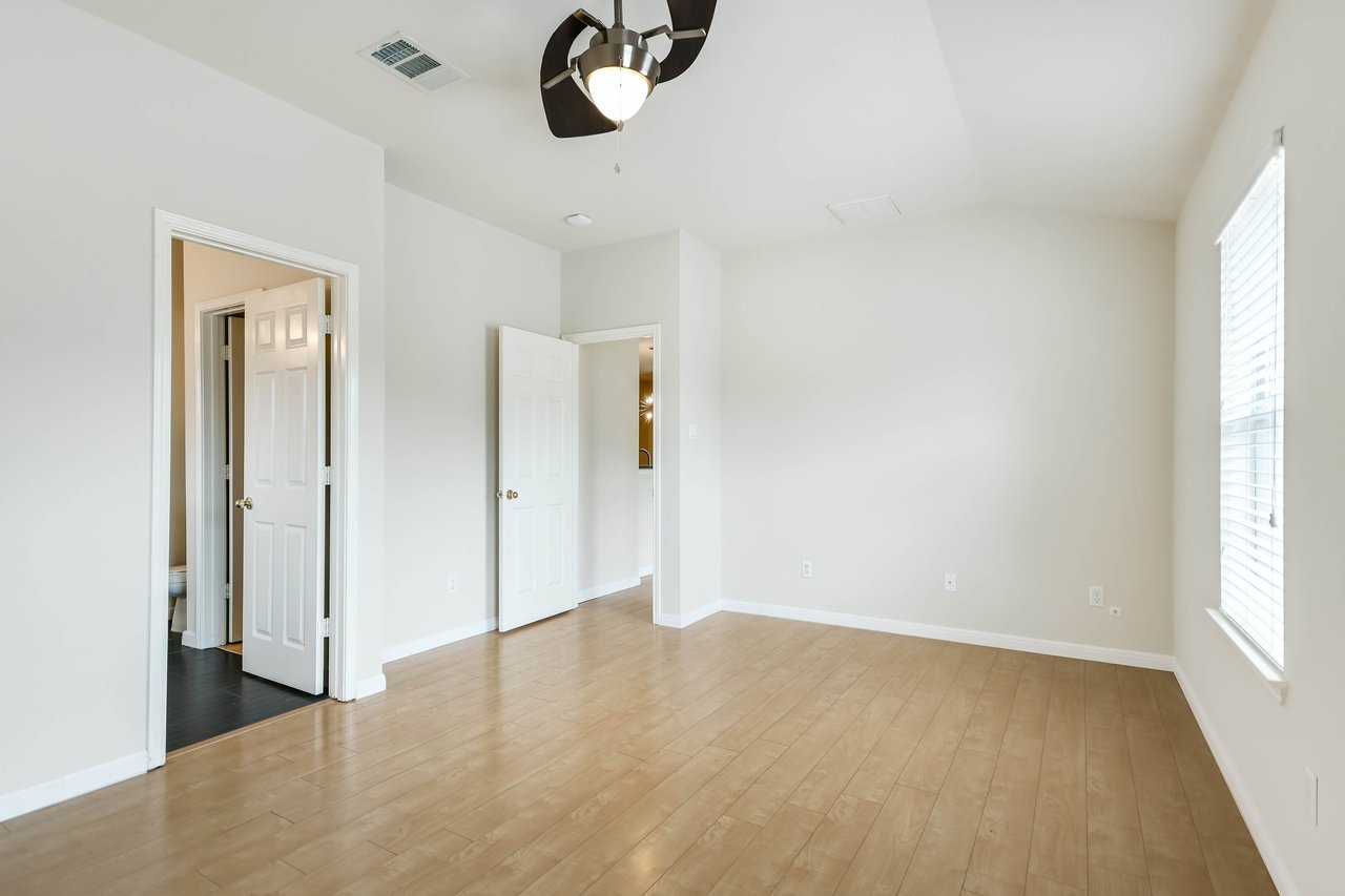 1900 Scofield Ridge Pkwy #701