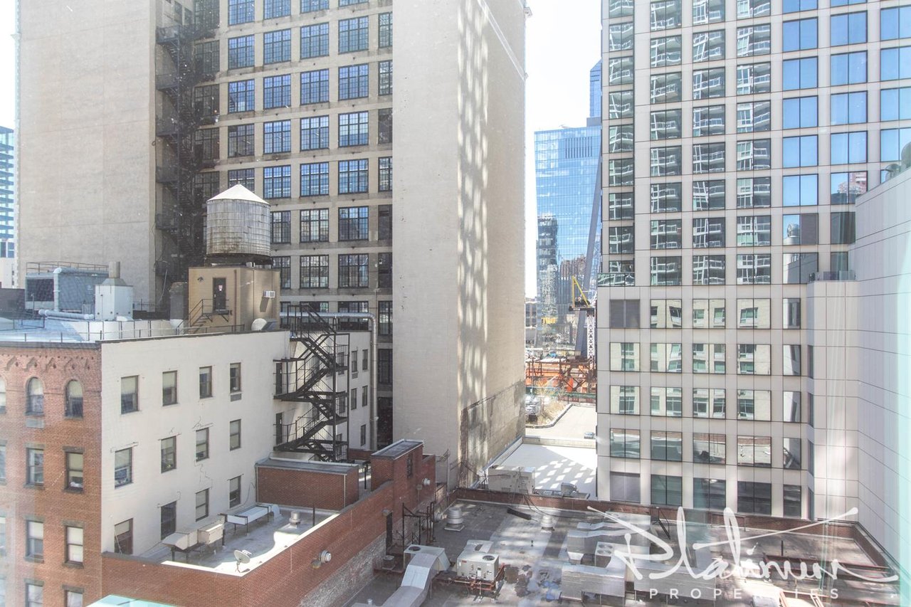 505 West 37th Street, Apt 616