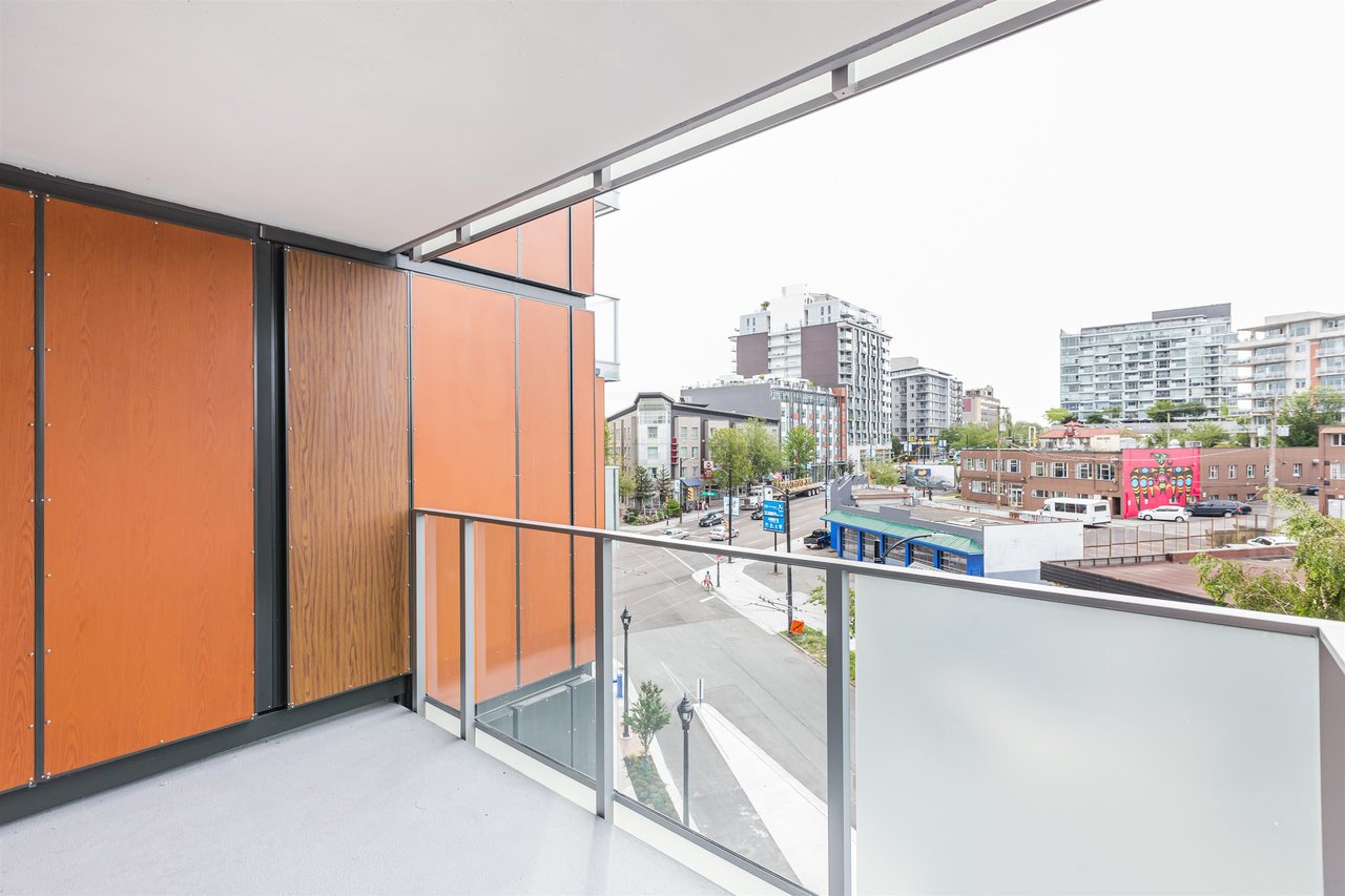 308-285 E 10th Ave