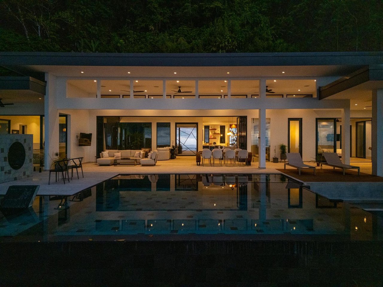 Private Solar Powered Ocean View Villa, Ojochal, Puntarenas
