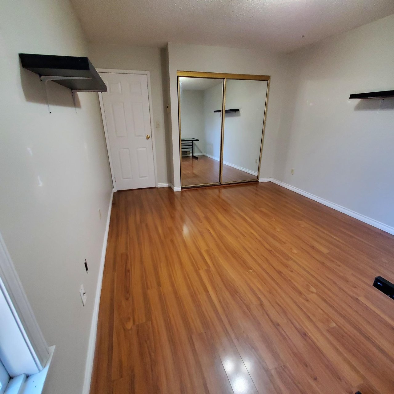203-255 E 14th Ave