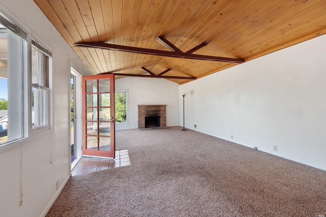 3295 Linwood Ave