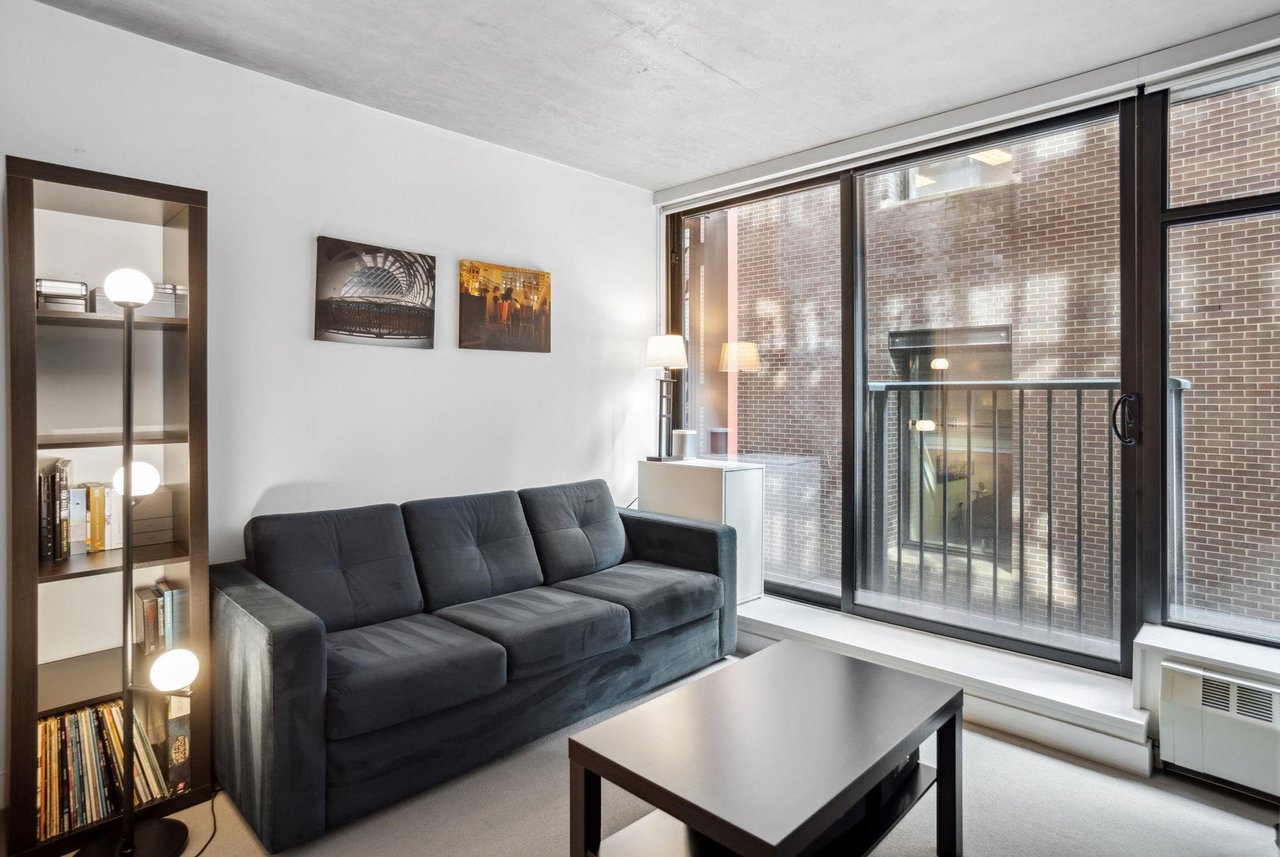 305-128 W Cordova St