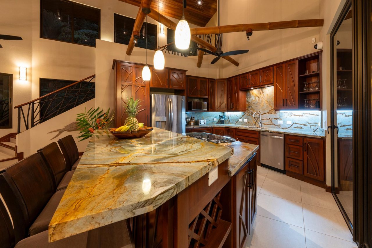 Modern Ocean View Rainforest Estate, Dominical, Puntarenas