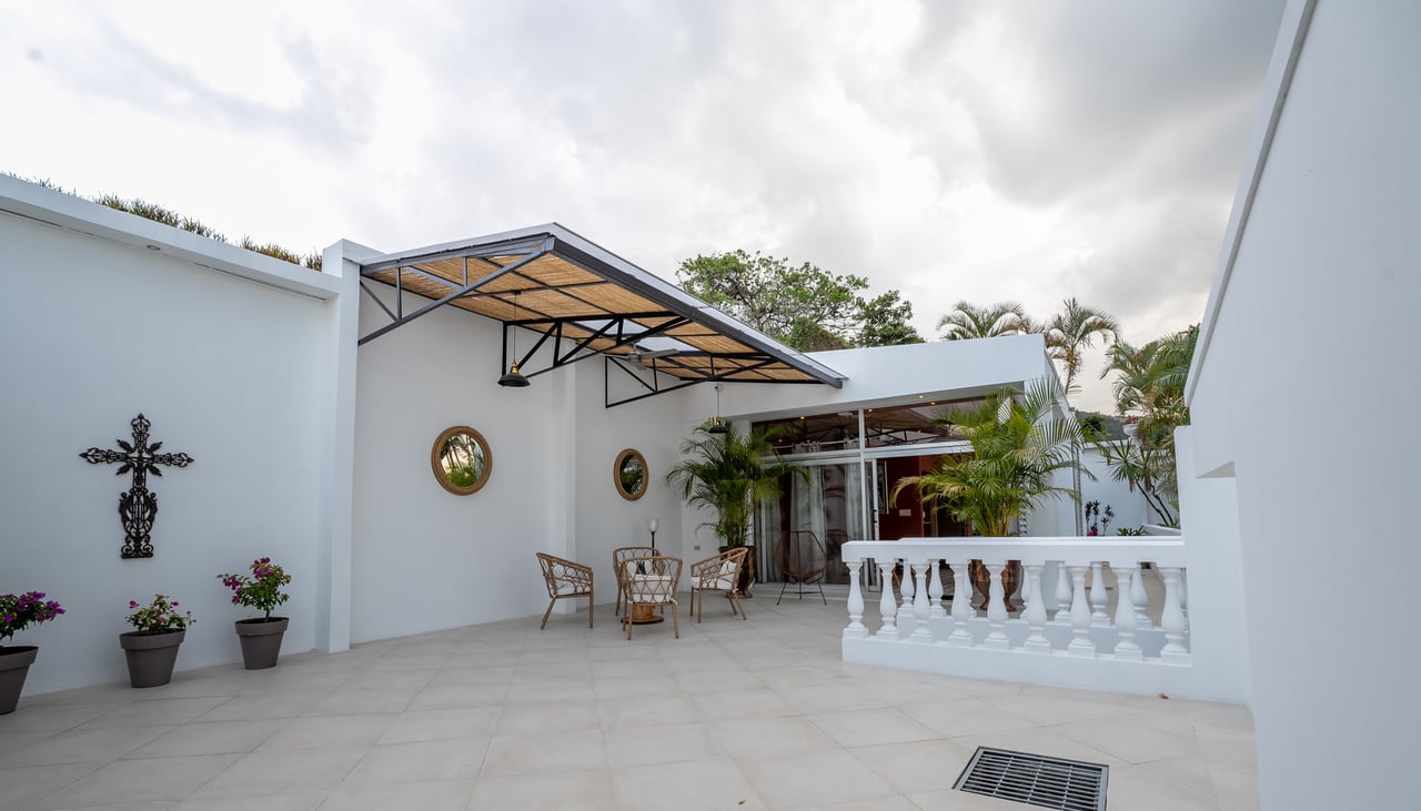 Designer Estate With Sauna, Escazu, San Jose