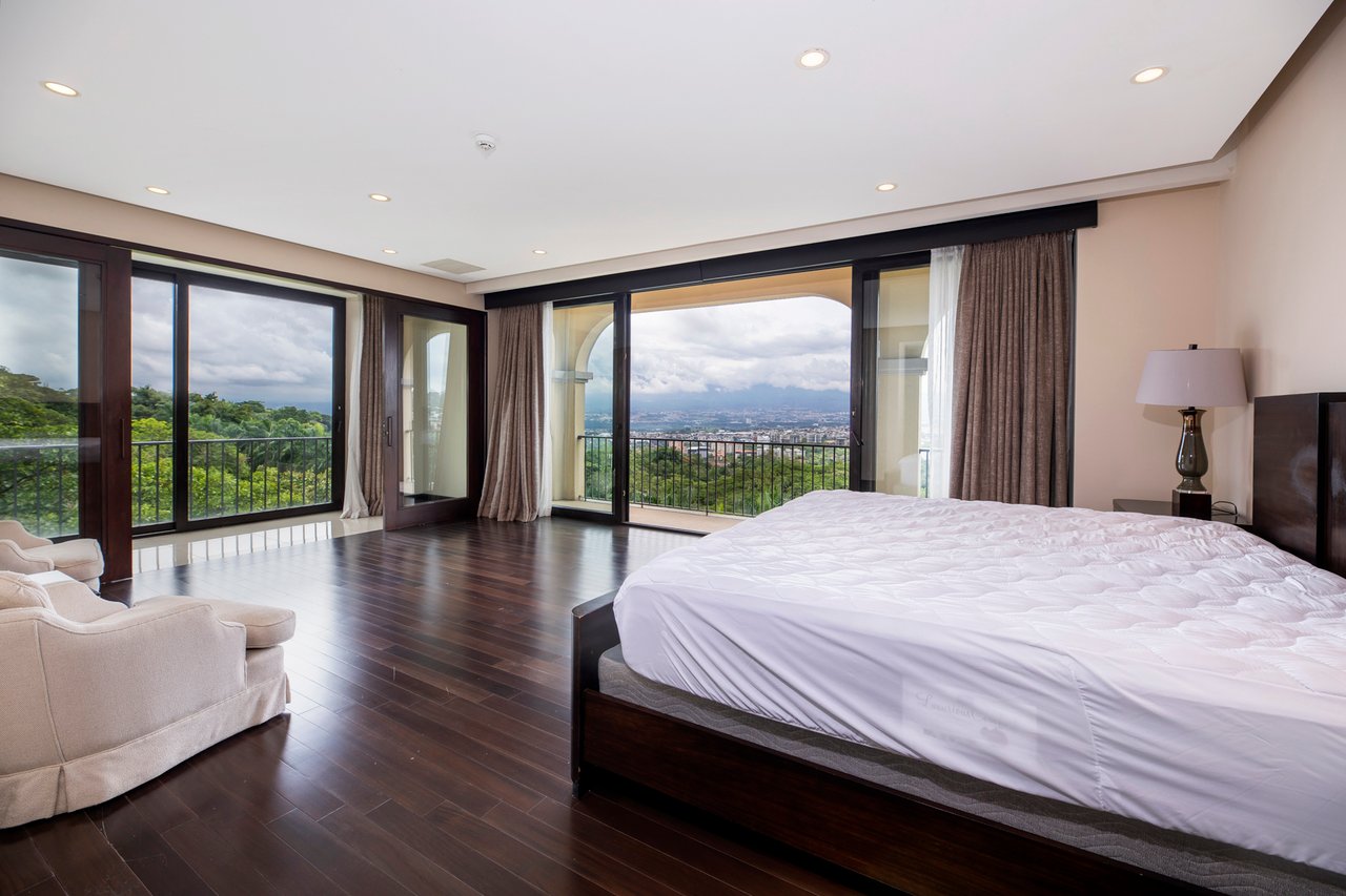 Premier Panoramic City View Penthouse, Escazu, San Jose