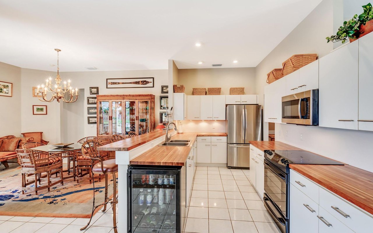1216 Lake Breeze Dr