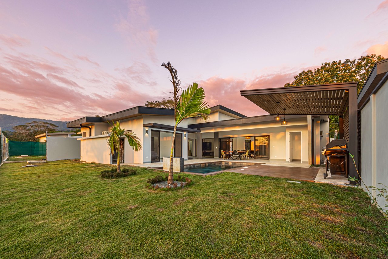 Casa Morfa: Brand New Home in Uvita's Premier Neighborhood