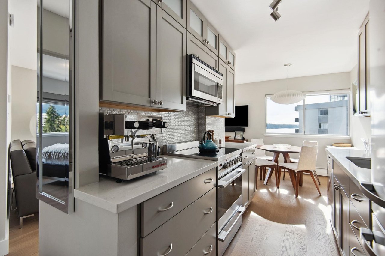902-1930 Marine Dr