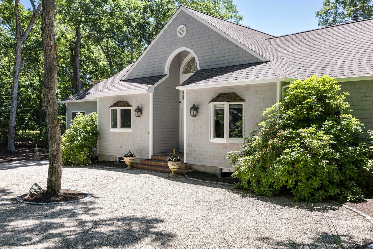 9 Scallop Ave, East Hampton