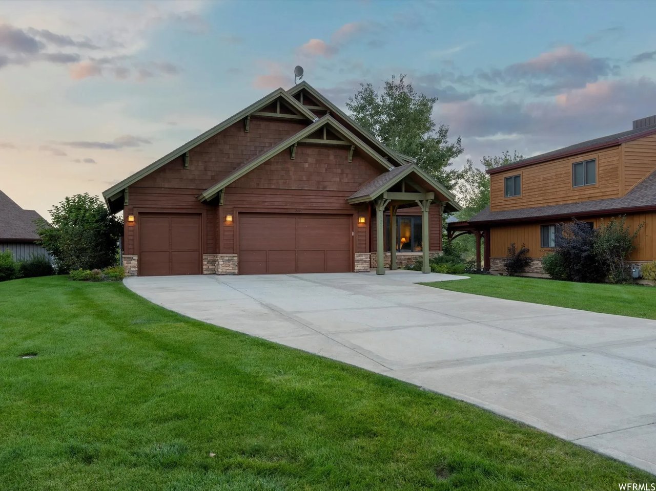 5823 E Elkhorn Dr