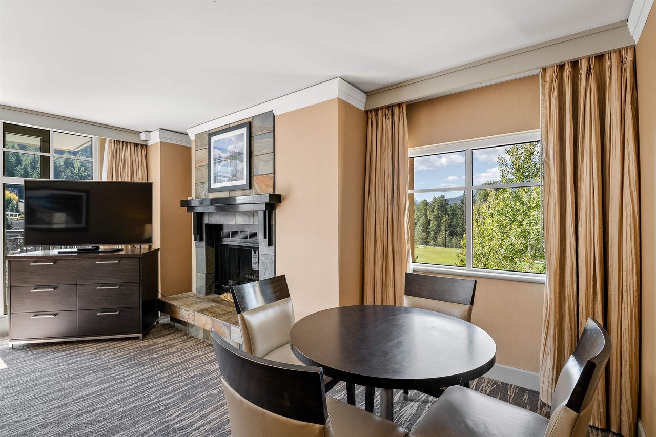 428/430-4050 Whistler Wy