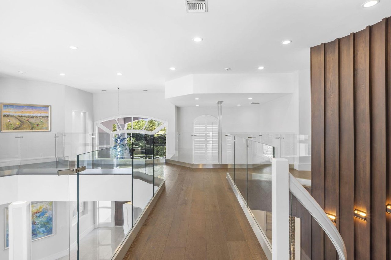 5 Beachway N