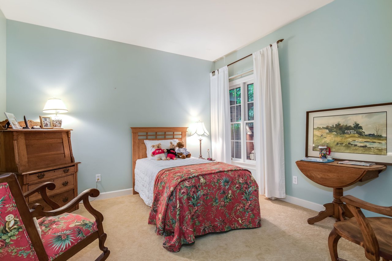 Simple Villa Living in Chesterfield