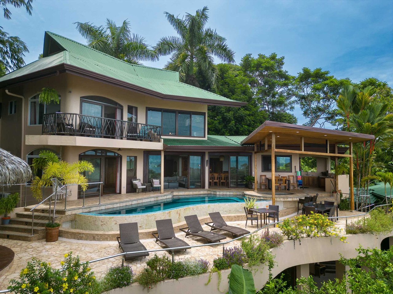 VILLA TUCAN TANGO: TROPICAL LUXURY HOME IN GATED COMMUNITY ABOVE DOMINICALITO