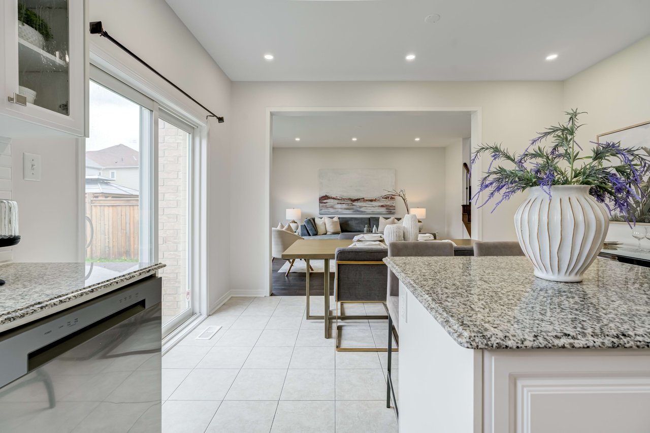 18 Fred Jackman Ave