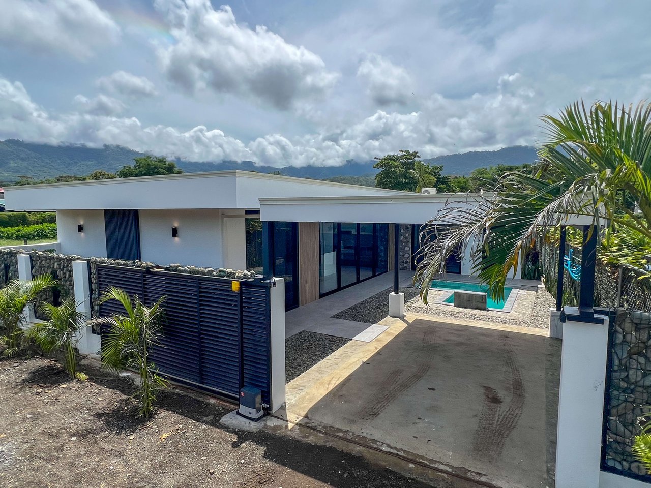 Coastal Boho Haven, Brand-New 3BR Home with Pool in Prime Uvita Location