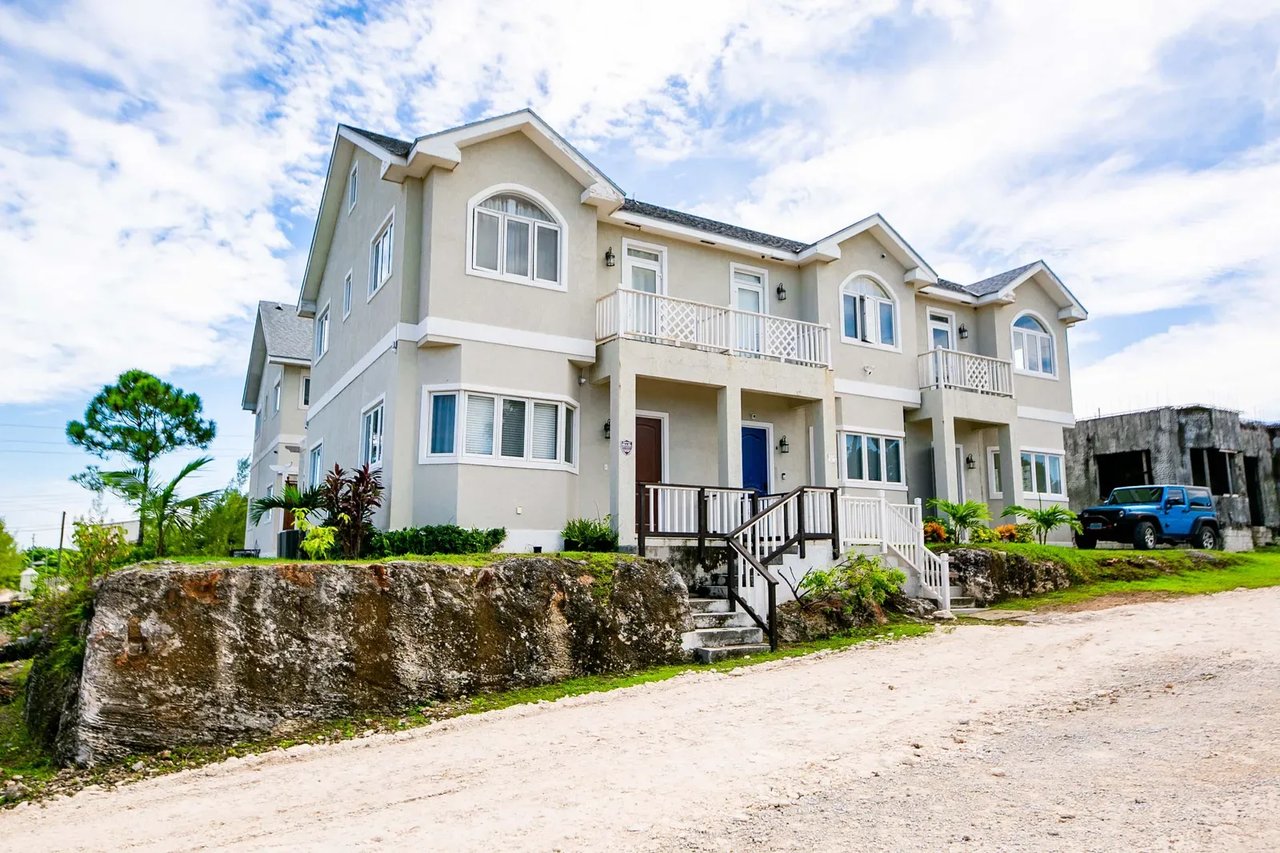25 Eagle Crest 3 Bedroom Townhouse